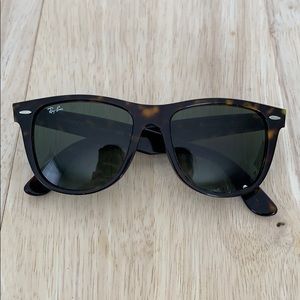 Ray Ban 2140 wayfarer (54 mm lens)
